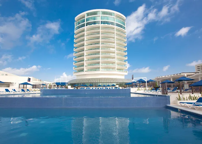 Seadust Cancun Family Resort
